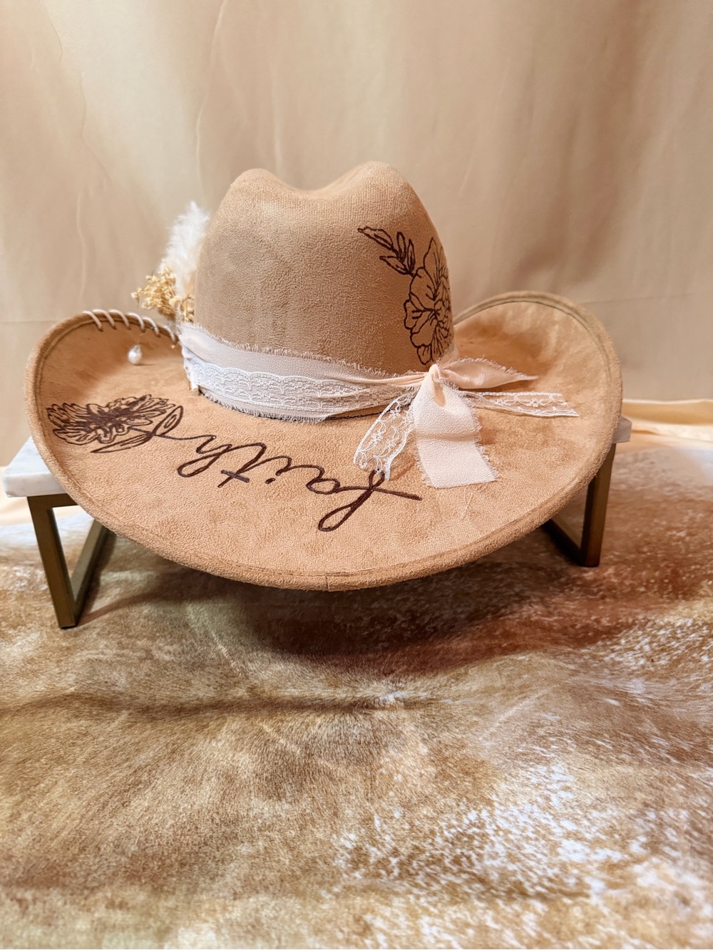 Custom burned cowgirl tan suede Wide Brim Hat with Lace Band - Picture 12 of 12